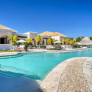 https://club-caleton-villas-at-cap-cana.comcaribbean.com
