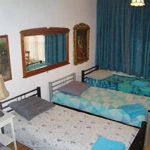 https://amsterhouse-bb.amsterdamhotelsnl.com